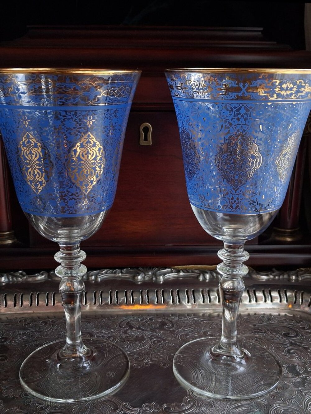 Williams Sonoma Mosaic Blue Wine Glasses Hand-painted w/ Gold Türkiye Set of 2